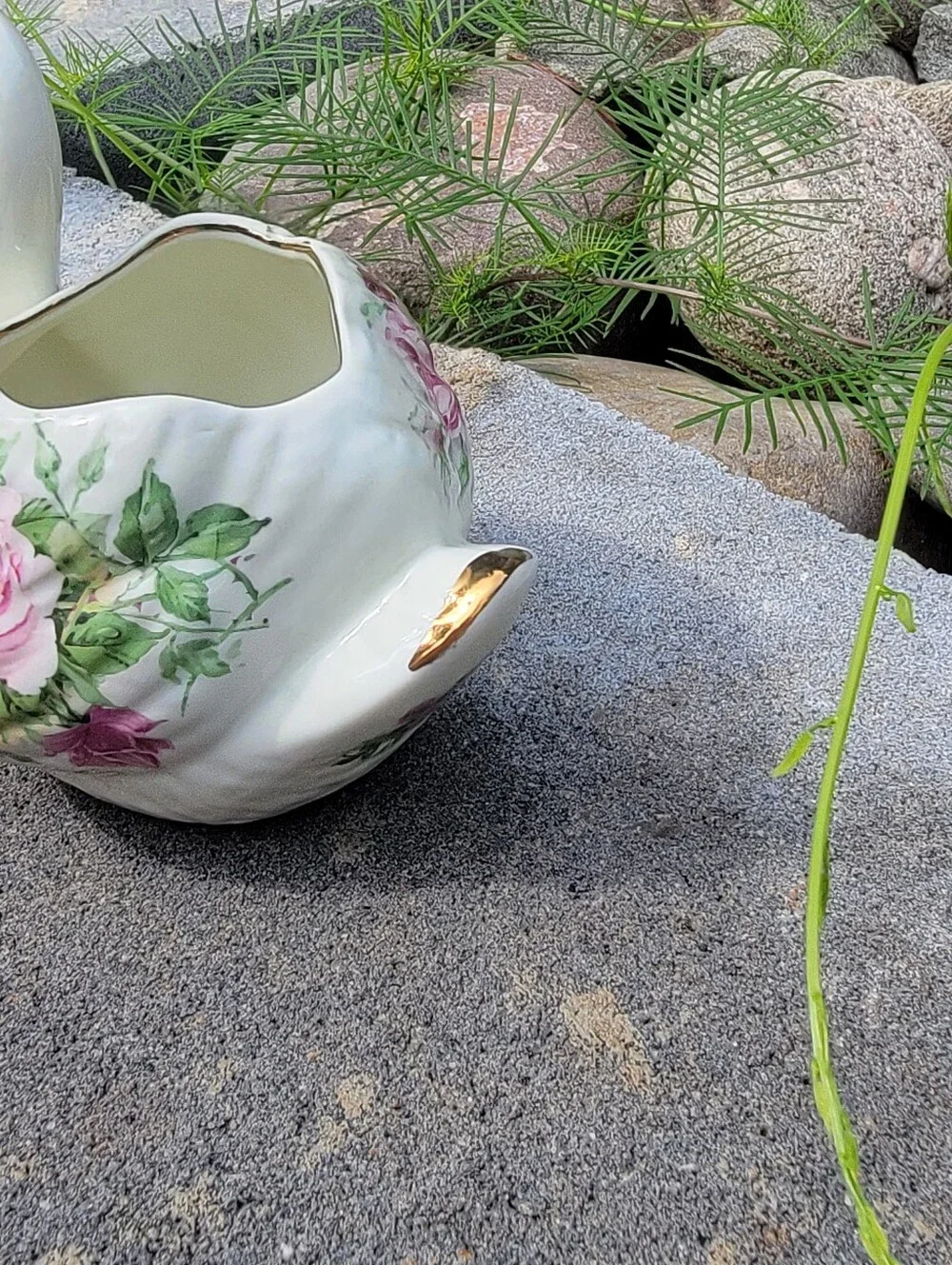 Vintage Formalities By Baum Bros. Porcelain Swan Figurine Planter Pink/Red Roses